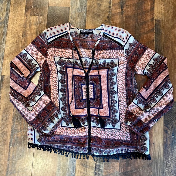 MIX NOUVEAU New York Boho Blouse with Tassels - Picture 2 of 7
